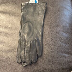 NWT Isotoner Elegant Black Leather Gloves